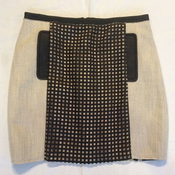 TRACY REESE**Beige Skirt w/ Leather Sm. $325